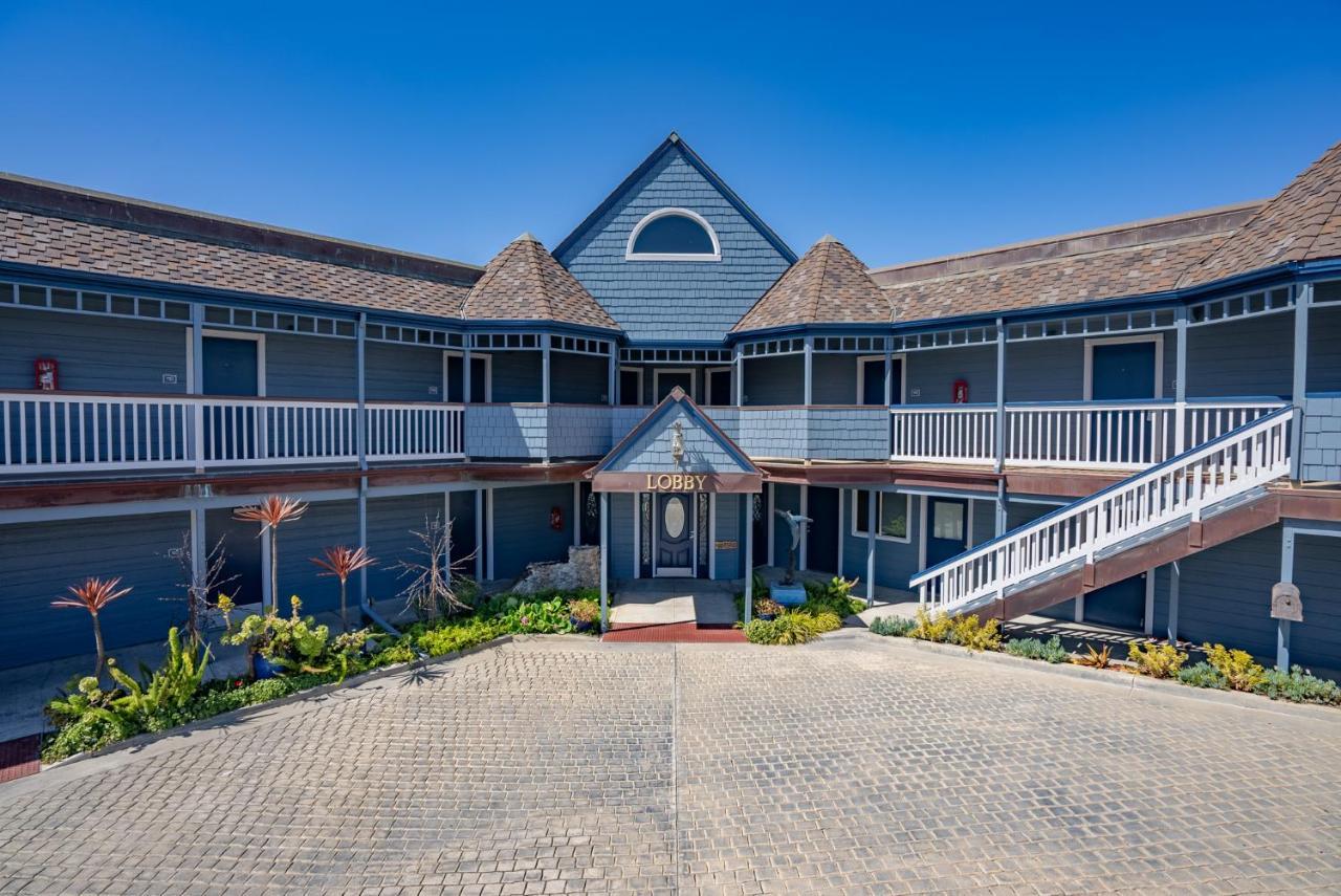 Shoreline Inn...On The Beach 카유코스 외부 사진