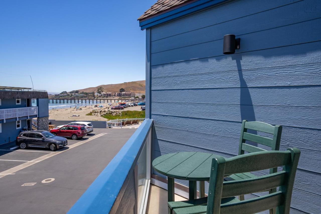 Shoreline Inn...On The Beach 카유코스 외부 사진