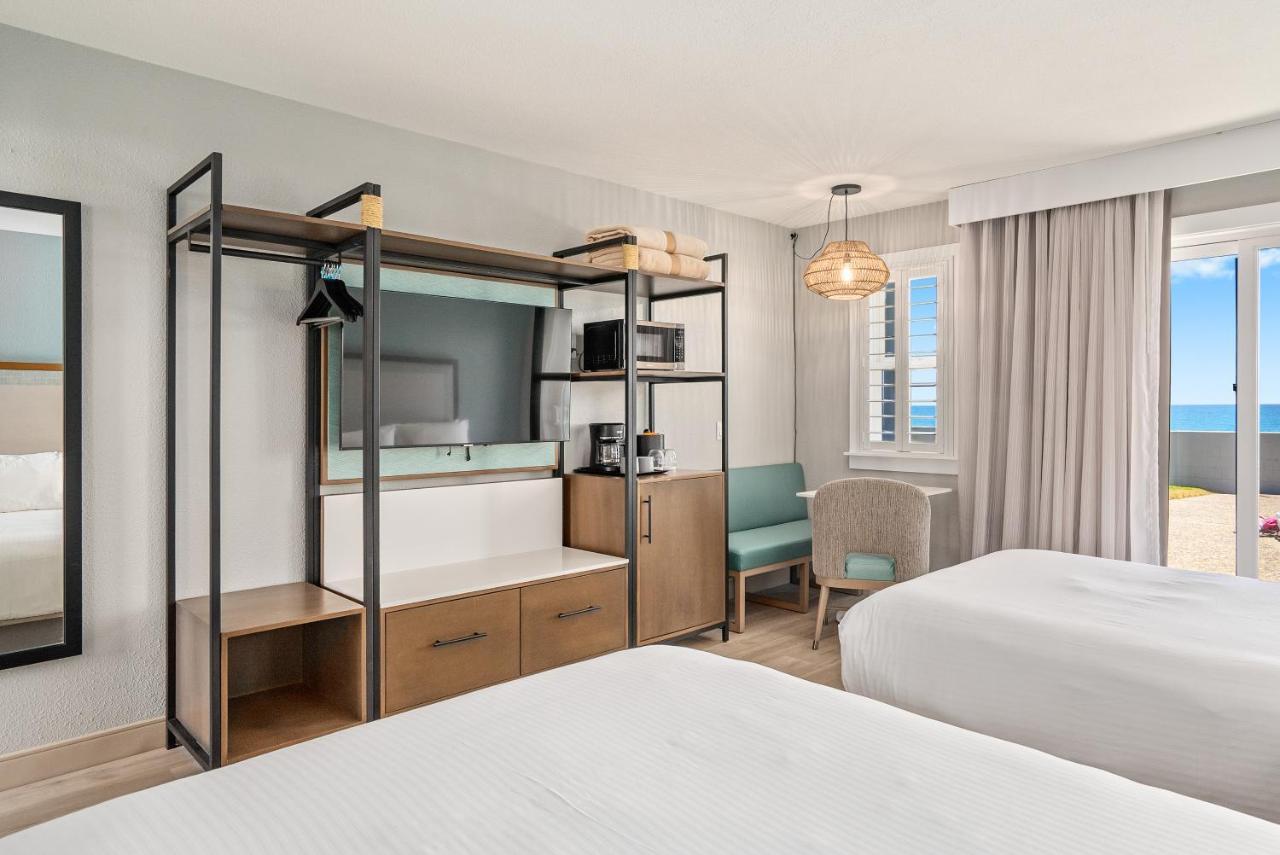 Shoreline Inn...On The Beach 카유코스 외부 사진